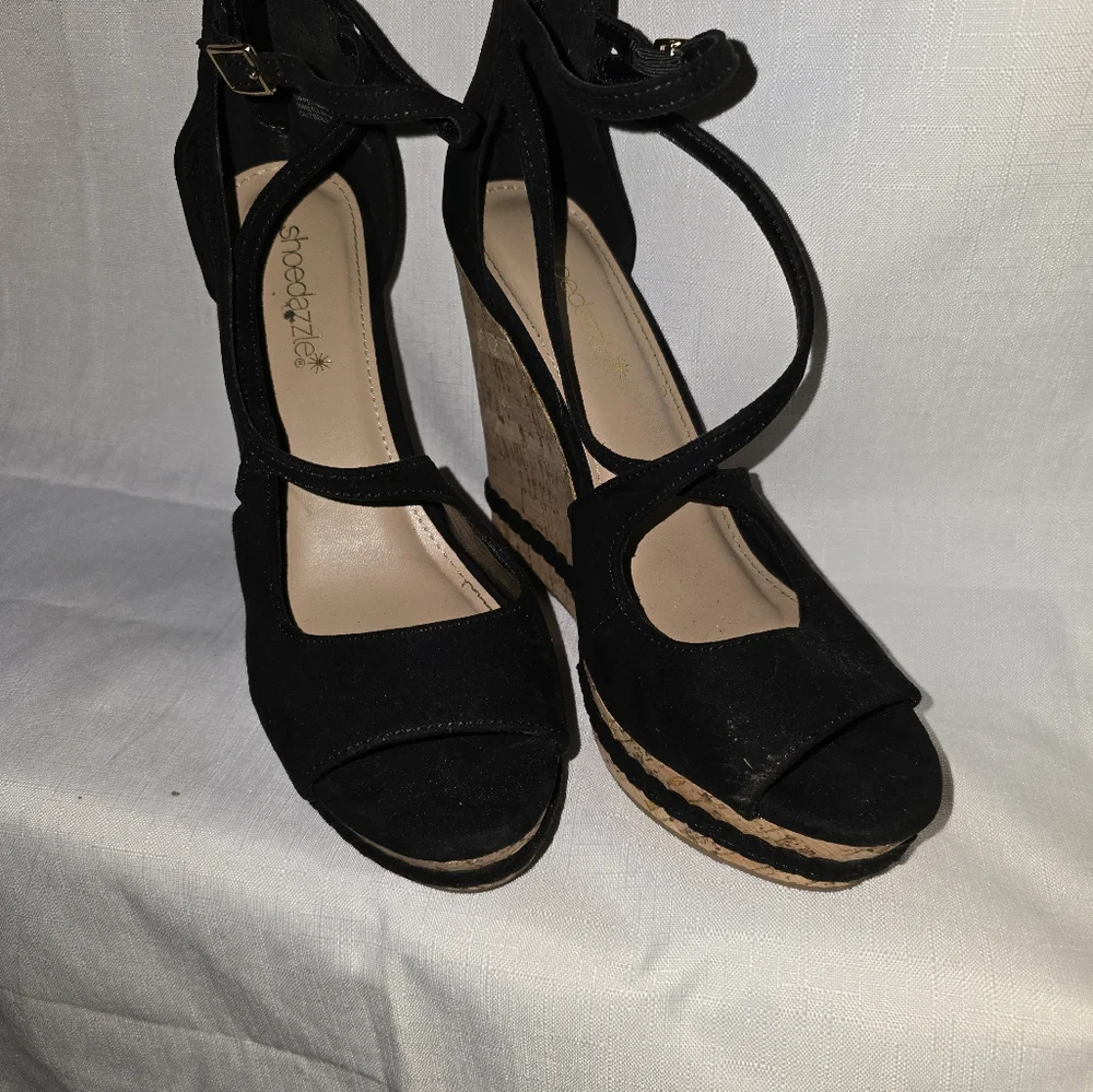 Naia Wedge Sandal - Picture 2 of 4